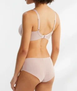 Ana Brief