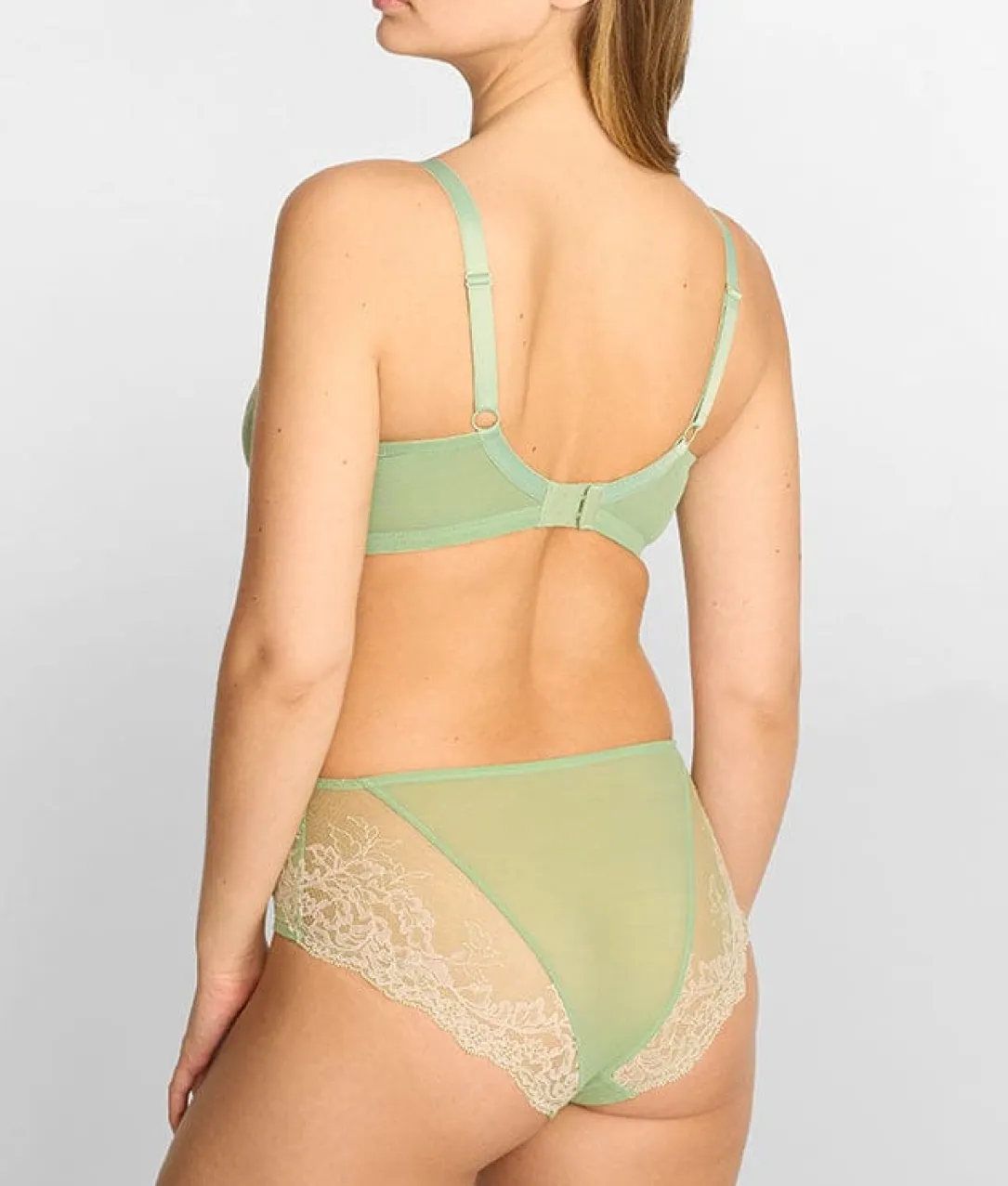 Ana Lacey Full Brief