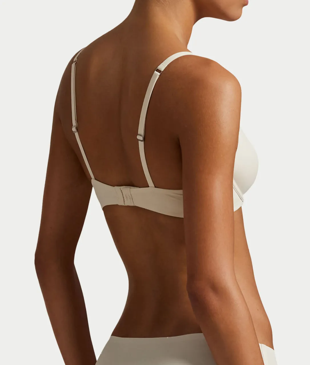 Demi Bra