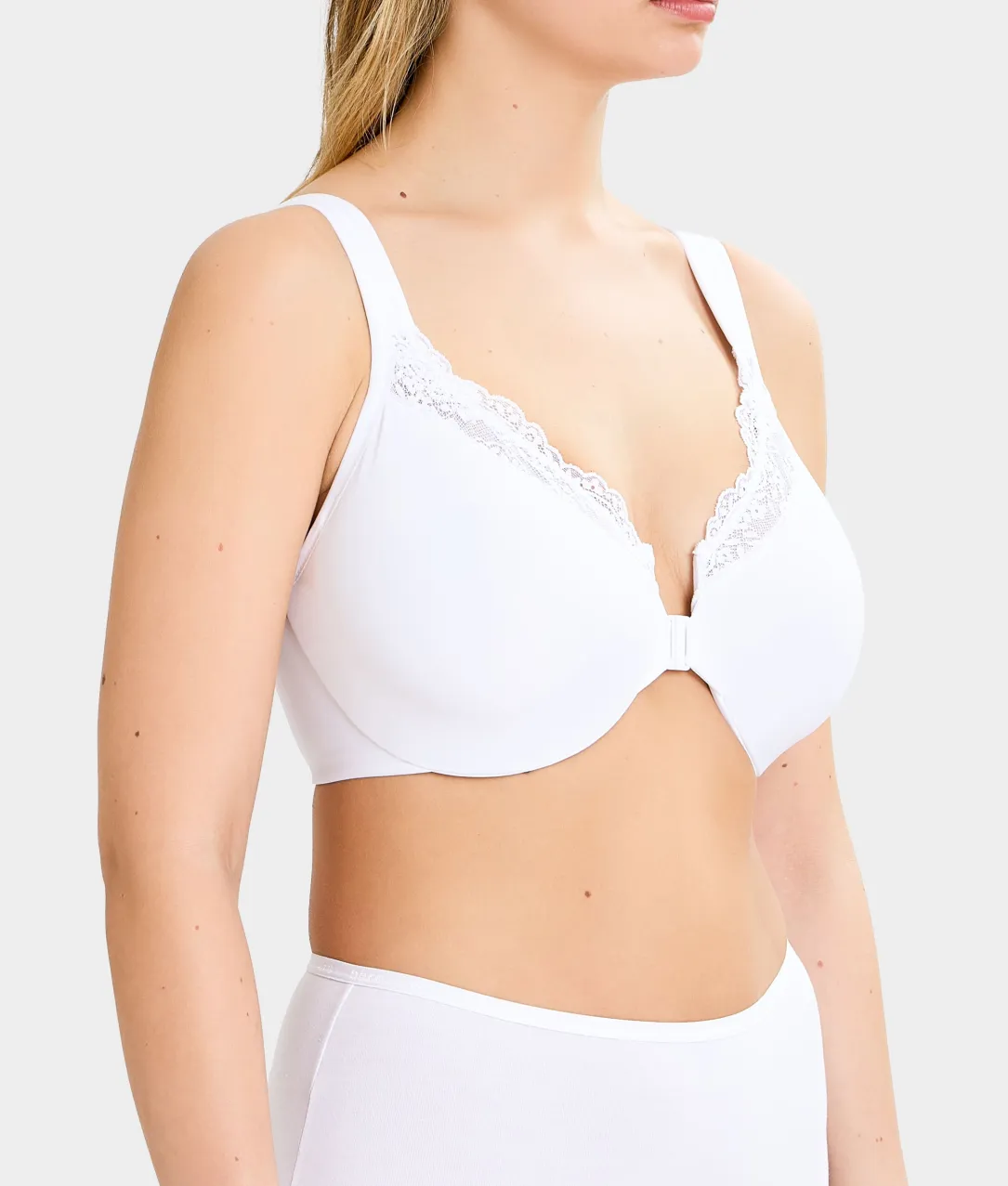 Everyday Essential Front-Close Minimizer Bra
