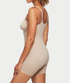 Iconic Core Mid-Thigh Booty Lift Shaping Bodysuit