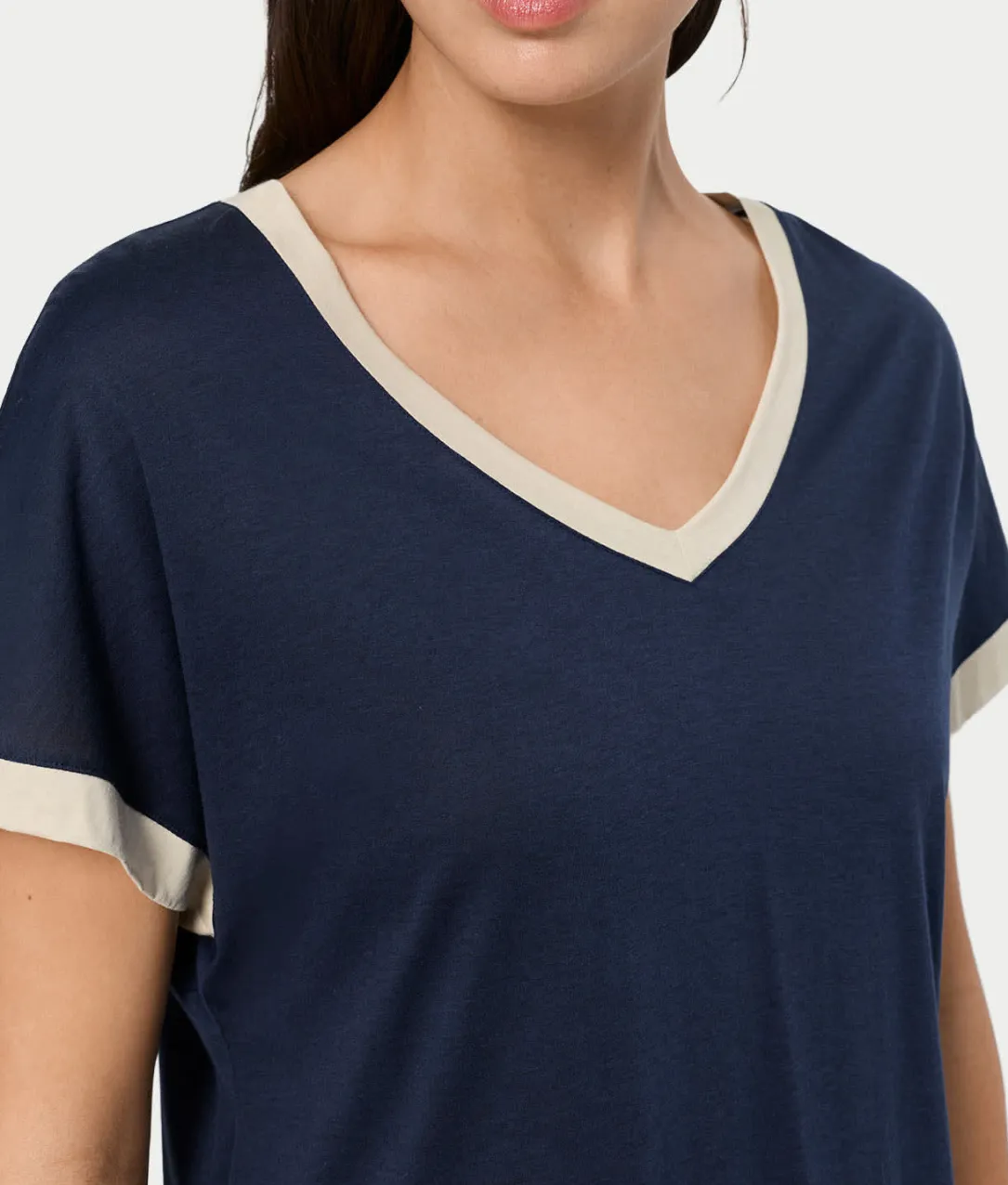 Laura V-Neck Bigshirt
