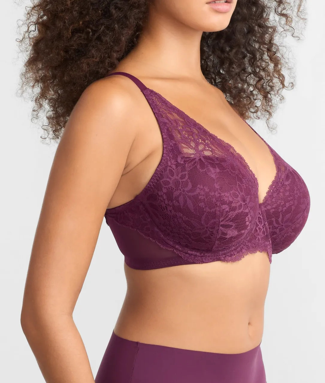 Lightly Lined Lace Plunge Bra