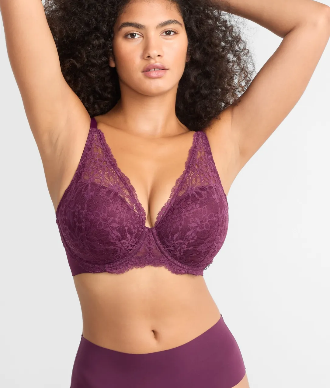 Lightly Lined Lace Plunge Bra