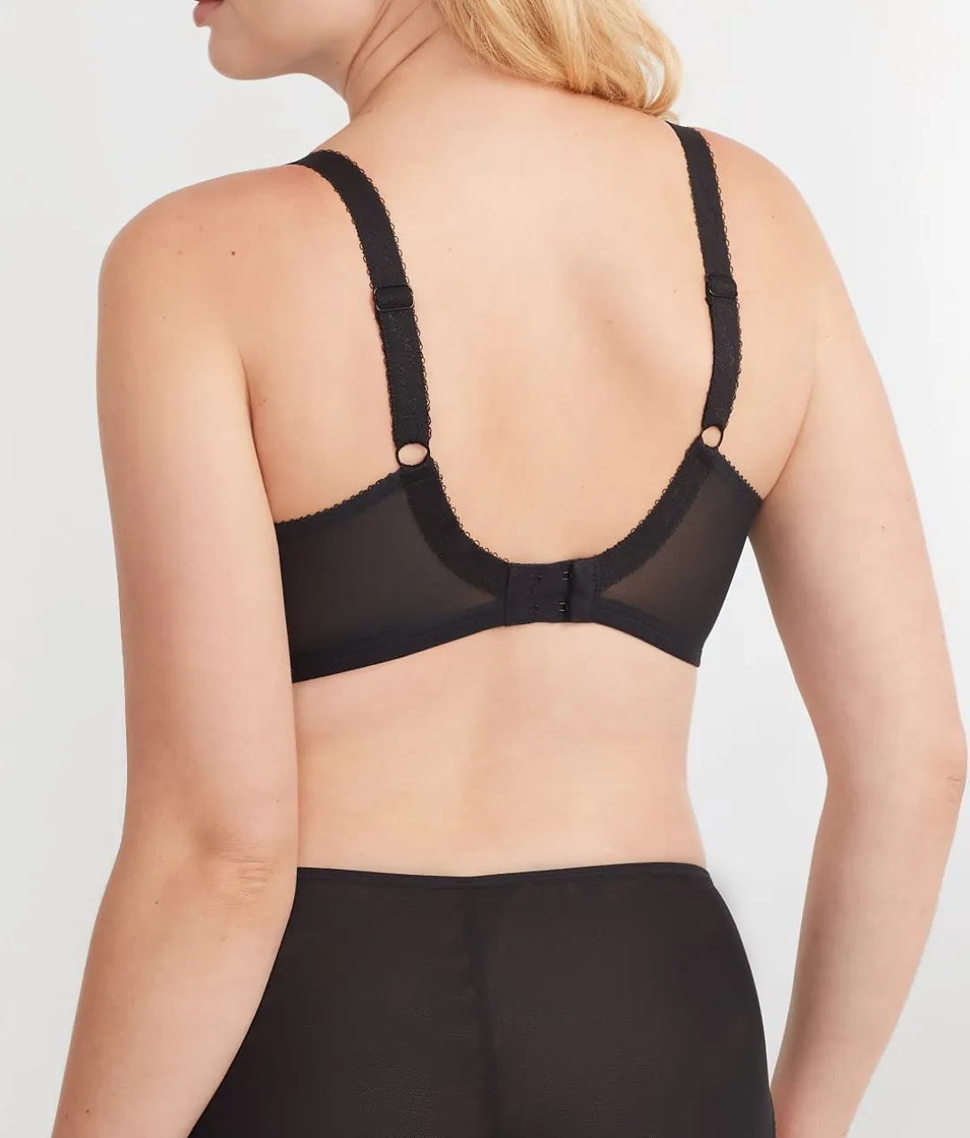 Namrah Bandless Plunge Bra