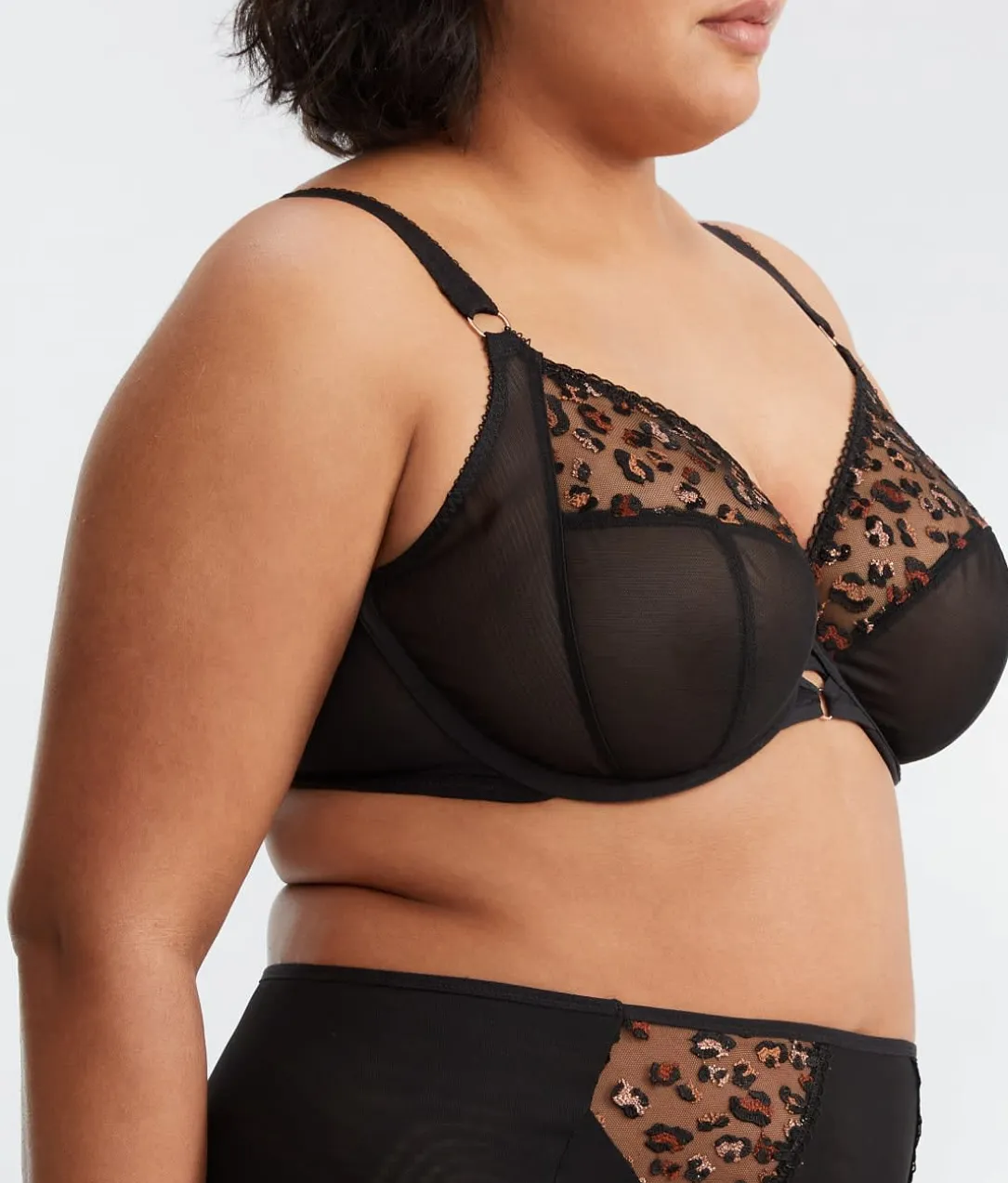 Namrah Plunge Bra