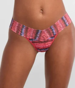 Signature Lace Low Rise Printed Thong