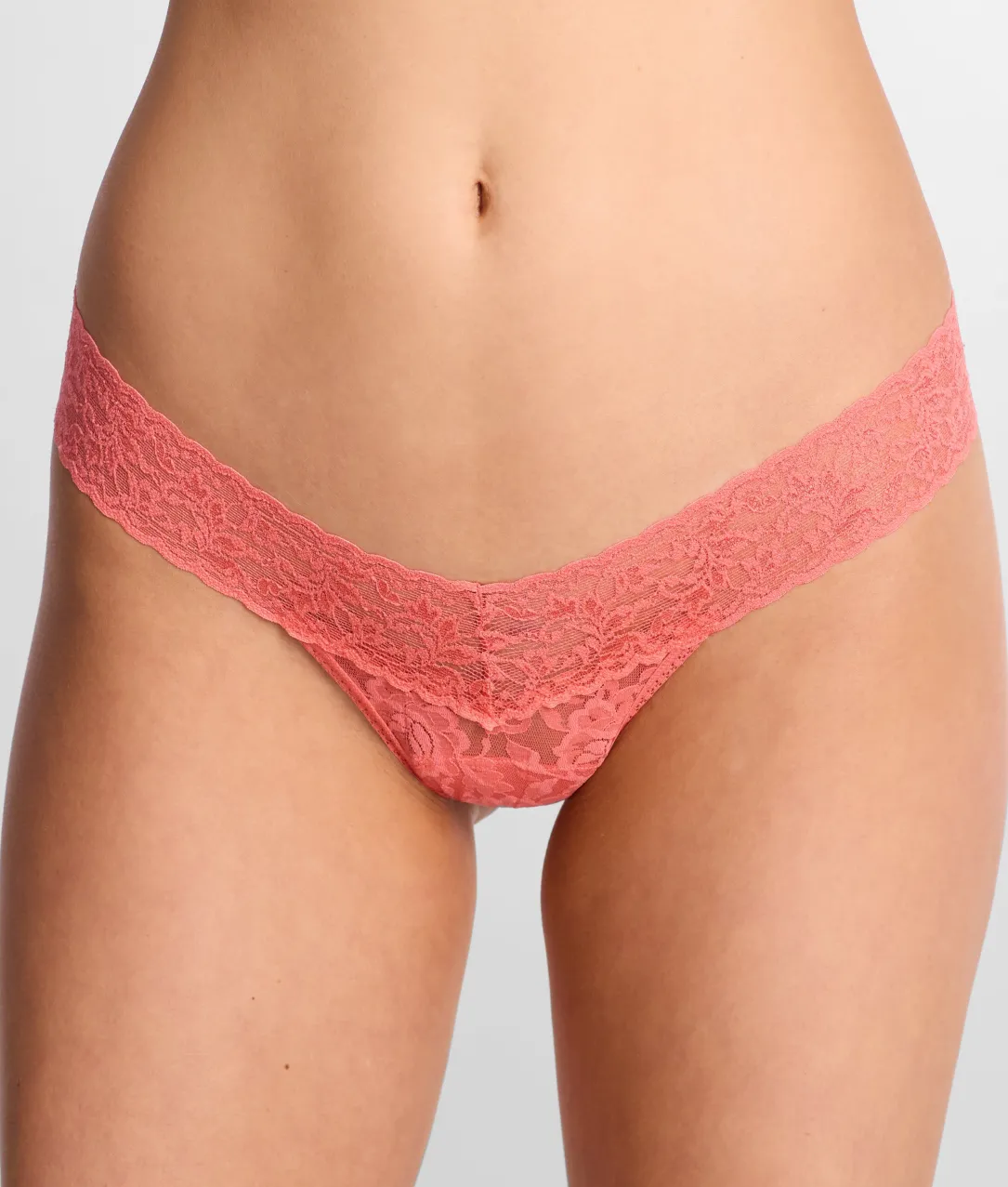 Signature Lace Low Rise Thong