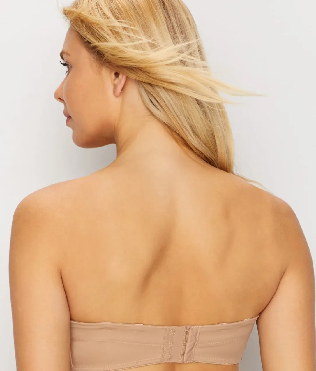 Smoothing Strapless Bra