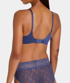 Spotlight Wire-Free Contour Bra