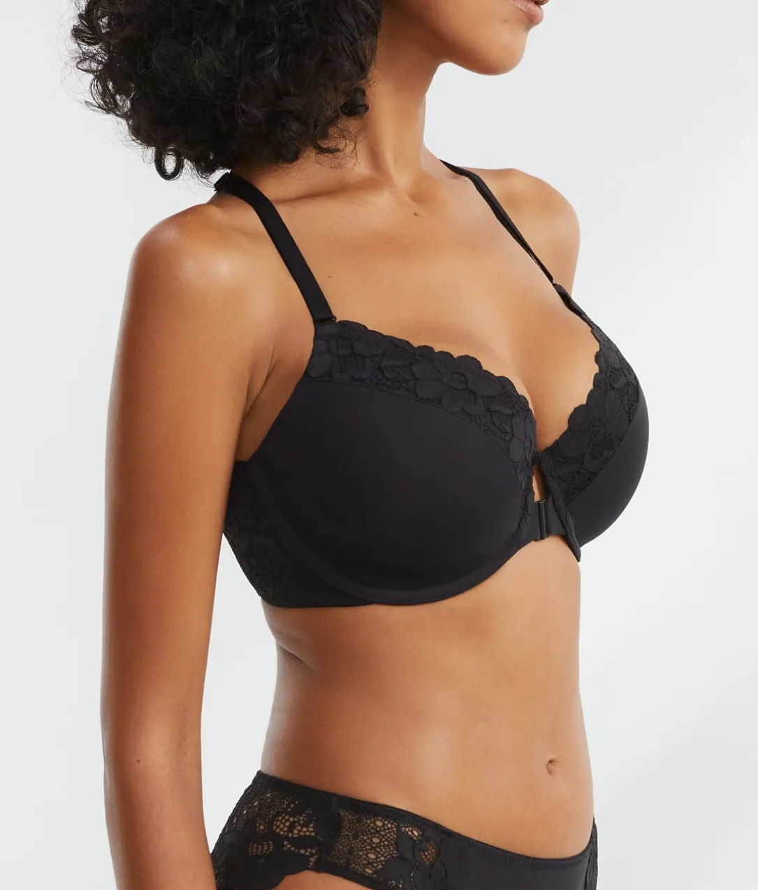 The Effortless Front-Close Lace Bra