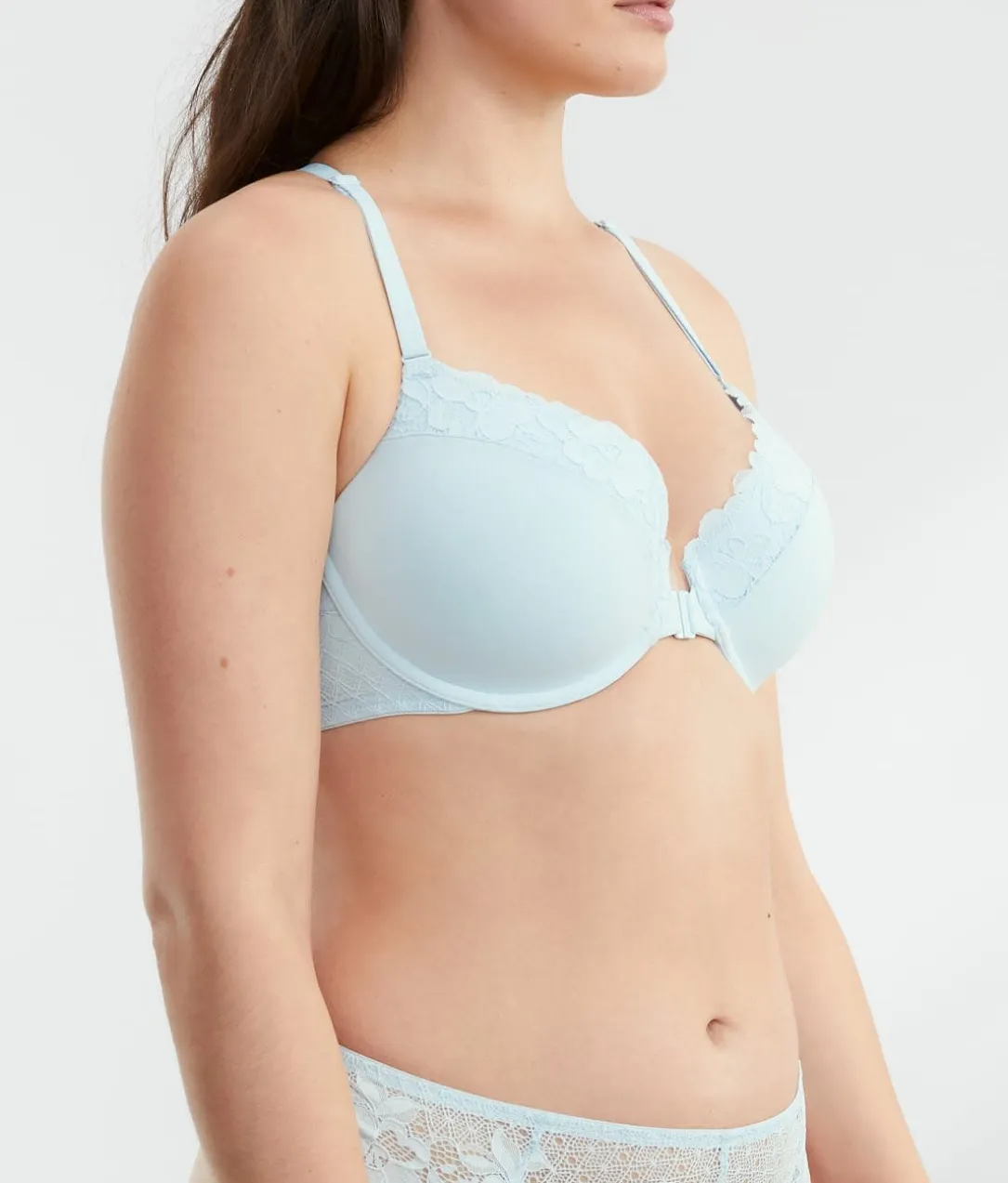 The Effortless Front-Close Lace Bra