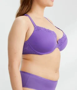 The Effortless Front-Close Lace Bra