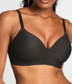 The Favorite Wire-Free Smoothing T-Shirt Bra
