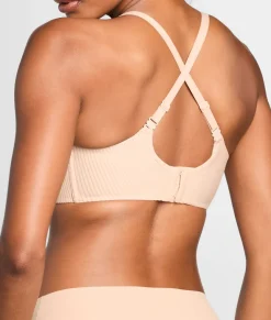 The Favorite Wire-Free Smoothing T-Shirt Bra
