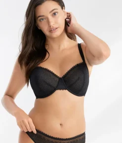 The Push-Up Without Padding Bra
