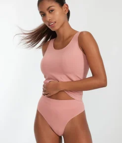 The Smoothing Seamless Thong