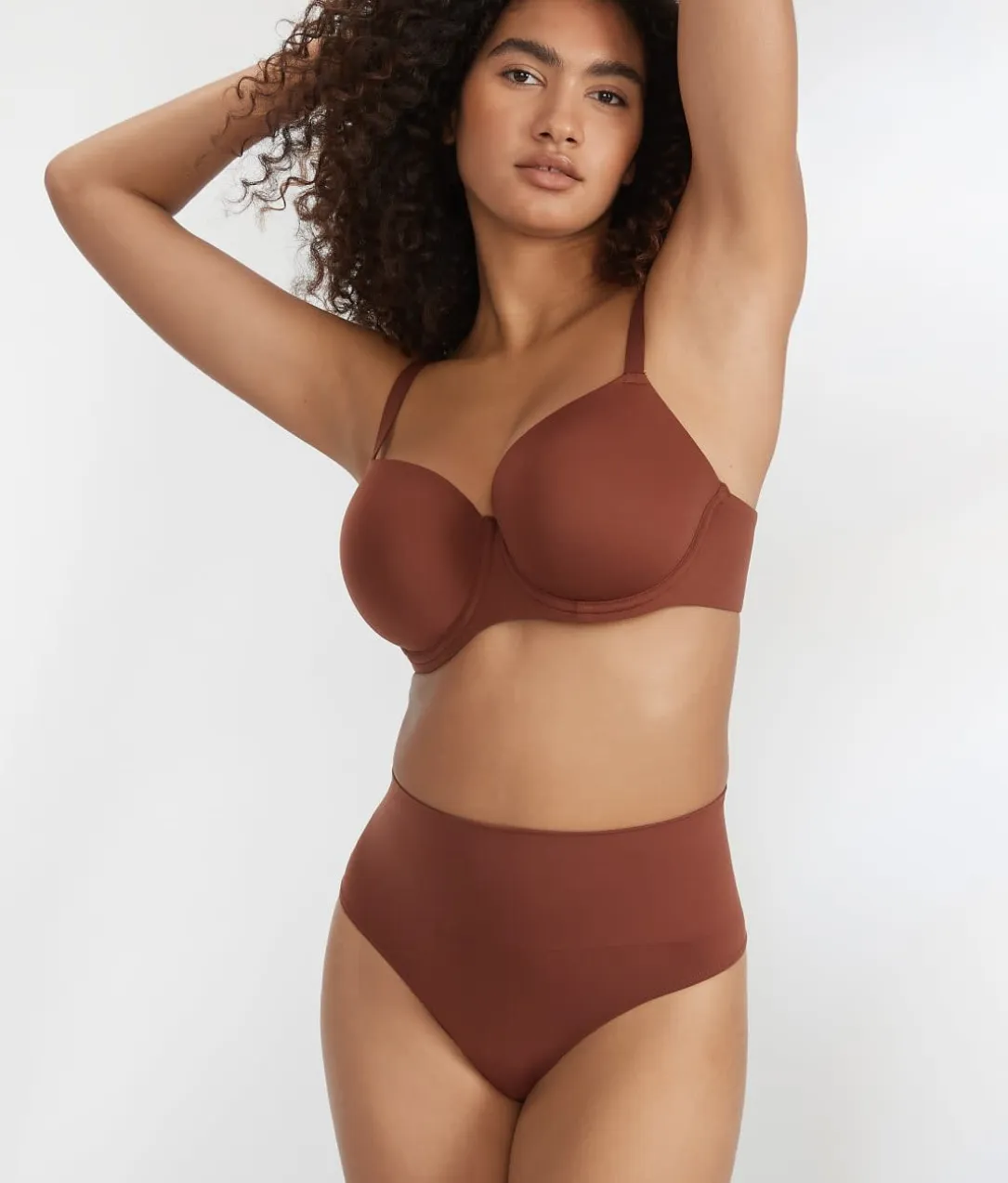 The Smoothing Seamless Thong