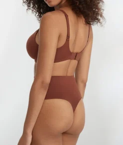 The Smoothing Seamless Thong