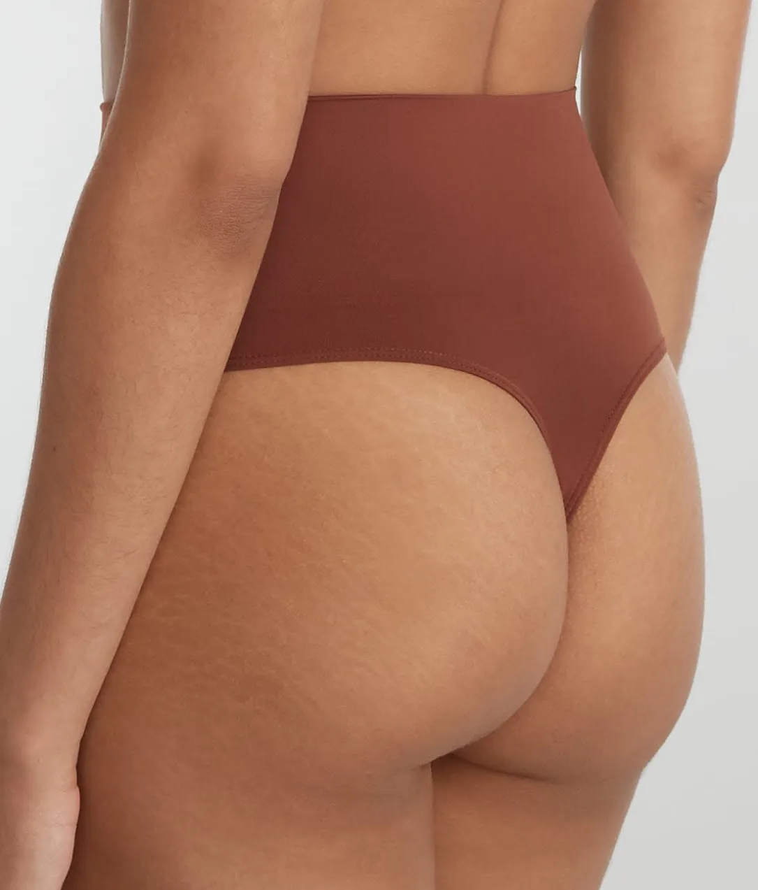 The Smoothing Seamless Thong