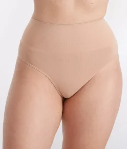 The Smoothing Seamless Thong