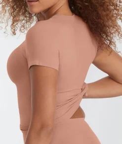 The Smoothing Seamless T-Shirt