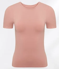 The Smoothing Seamless T-Shirt