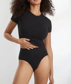 The Smoothing Seamless T-Shirt