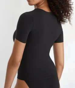 The Smoothing Seamless T-Shirt