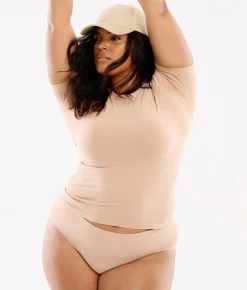 The Smoothing Seamless T-Shirt